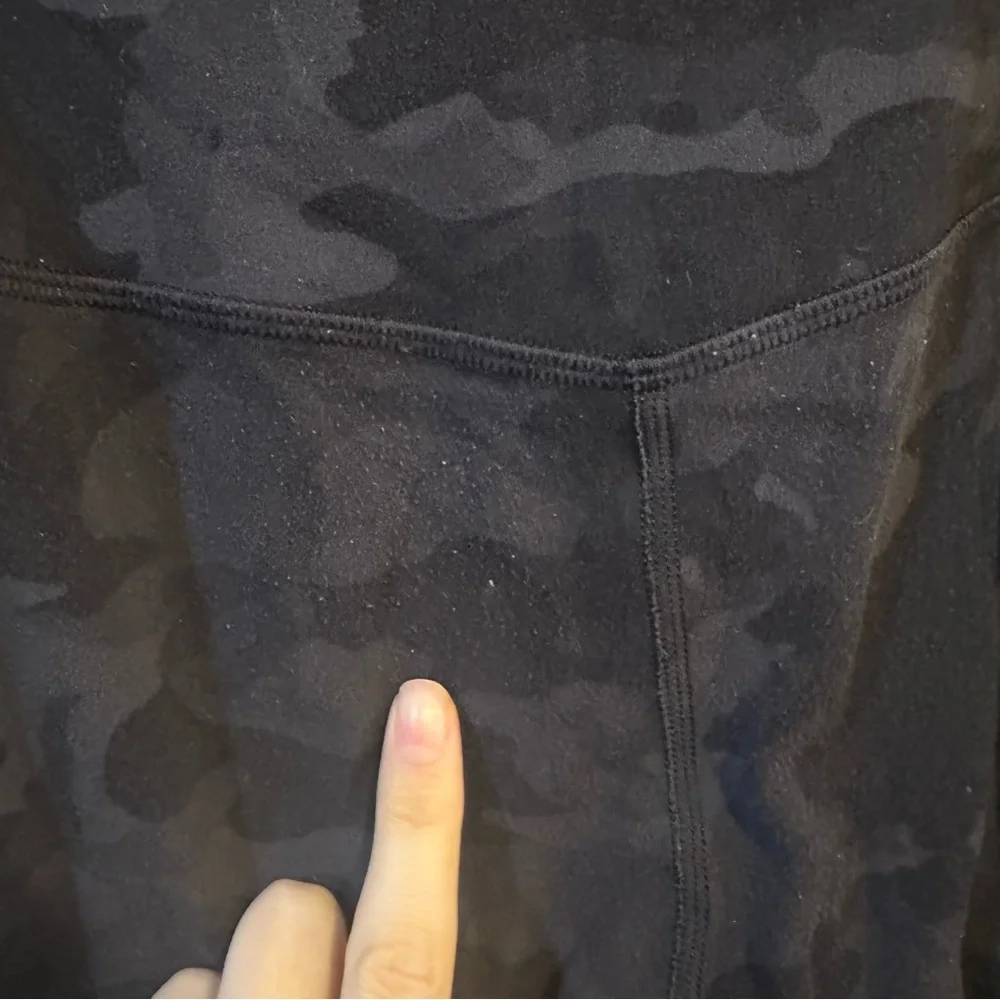Lululemon align black incognito camo 28” pant - Picture 7 of 8